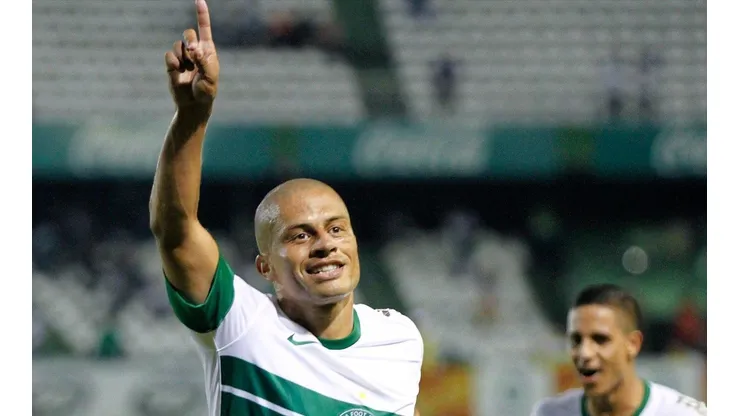 Alex revela possibilidade de ter jogado pelo Athletico