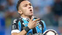 Sevilla faz investida por Pepê e Romildo toma atitude fora do "script" no Grêmio