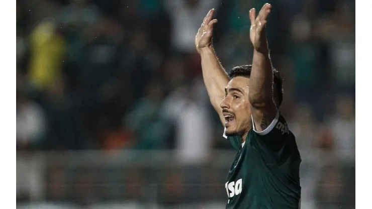 Willian vira tema de reunião de mudança no Palmeiras e contrato será revisto