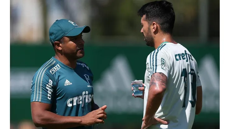 Para liberar Gregore, Roger Machado pede 2 jogadores ao Palmeiras