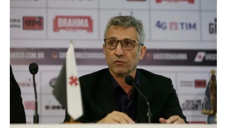 Sem técnico, Vasco pode contratar promessa da América do Sul