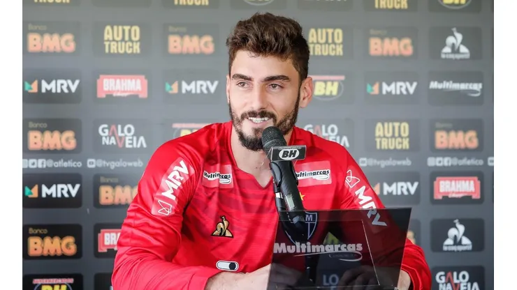 Rafael revela que vai emoldurar camisa da estreia no Atlético