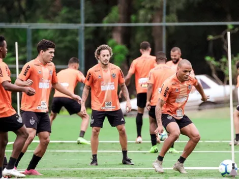 Com carta branca nos bastidores, Sampaoli veta saída de defensor