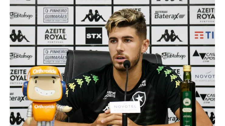 Pedro Raul confirma desfalque em cima da hora do Botafogo