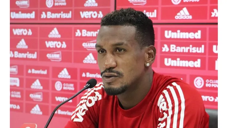 Edenilson revela que Coudet trocará o time do Inter caso os jogadores não sejam ofensivos