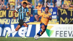 Renato indica possibilidade de manter esquema com três volantes no Grêmio