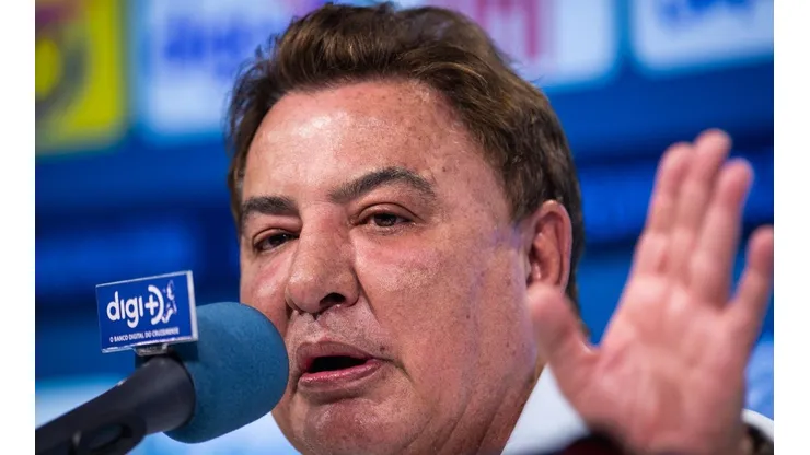 Alvo de chacota no Cruzeiro, Zezé toma a frente e provoca Atlético