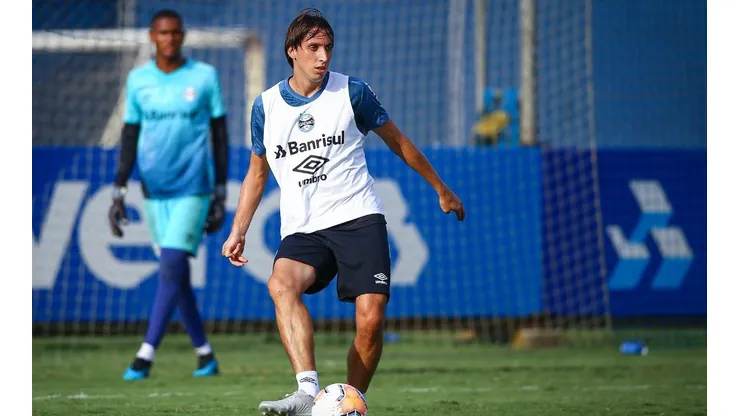 Treinamento encaminha companheiro de Geromel na zaga do Grêmio