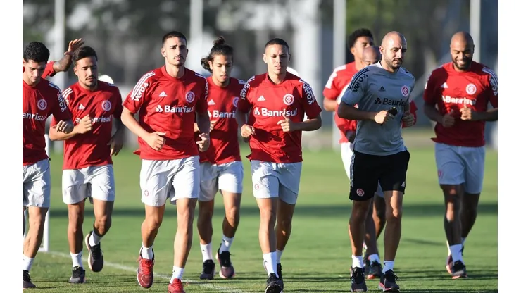 Dois jovens jogadores deverão deixar o Internacional