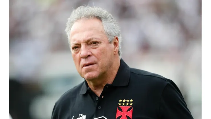 Diretoria do Vasco mira técnico campeão da Libertadores