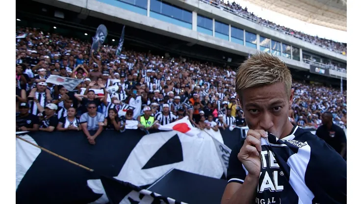Autuori e alta cúpula do Botafogo batem cabeça e estreia de Honda é adiada