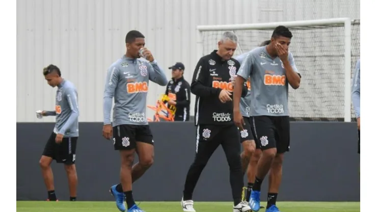 Dupla de meio-campistas será inscrita no Paulistão pelo Corinthians