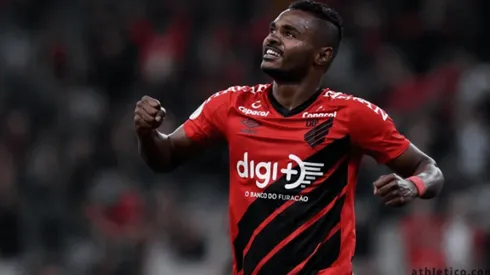 Nikão não garante permanência no Athletico