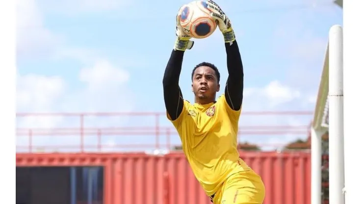 Carlos Eduardo abre o jogo sobre reserva no Sport