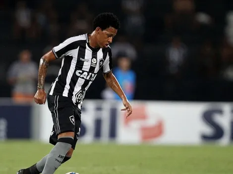 Bochecha e mais cinco jogadores devem sair do Botafogo