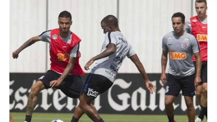 Corinthians deverá emprestar mais um meia fora dos planos de Tiago Nunes