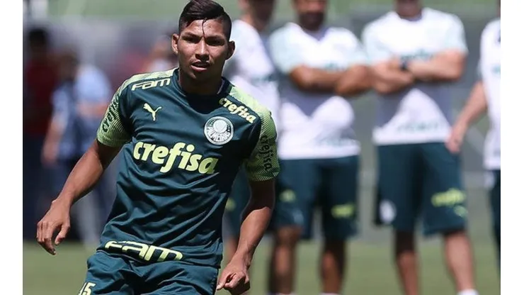 Antes carta fora do baralho, Palmeiras vê concorrente de Rony surgir