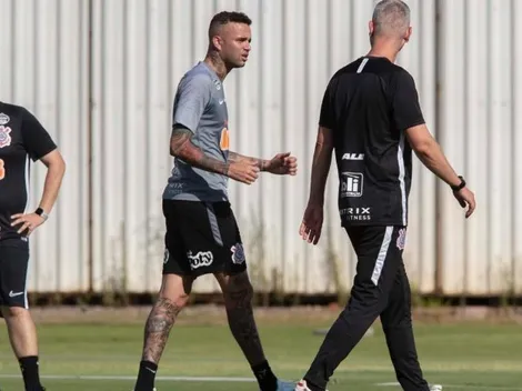 Tiago Nunes prepara escalação inédita contra o Novorizontino