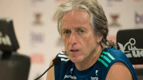 Jorge Jesus cogita improvisar atacante campeão da Libertadores em 2016 na lateral direita