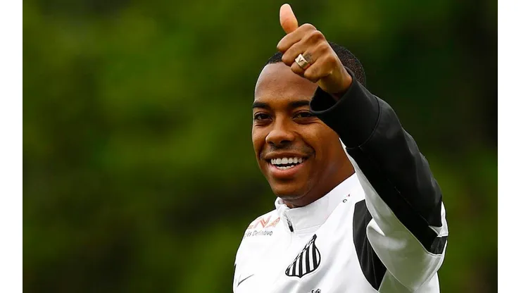 Peres confirma rumores por interesse em Robinho