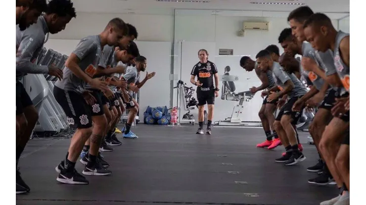 Tiago Nunes ganha dor de cabeça para escalar o time