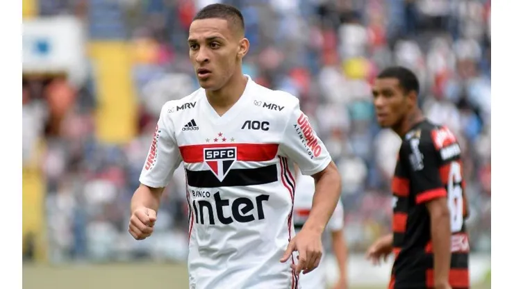 Medalhão do São Paulo dá conselho para Antony