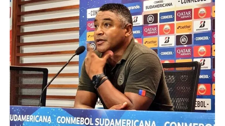 Roger começa a montar Bahia para duelo na Sul-Americana
