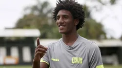 Diretor médico do Vasco fala sobre cirurgia de Talles Magno