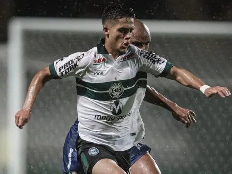 Lateral-direito revelado na base ganhou a primeira oportunidade no time profissional