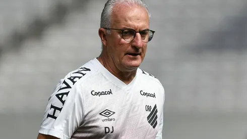 Dorival não fica em cima do muro sobre saída de Rony