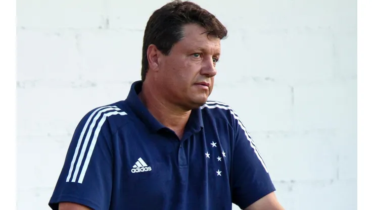 Adilson Batista aponta erros do time e revela 'rombo' no Cruzeiro