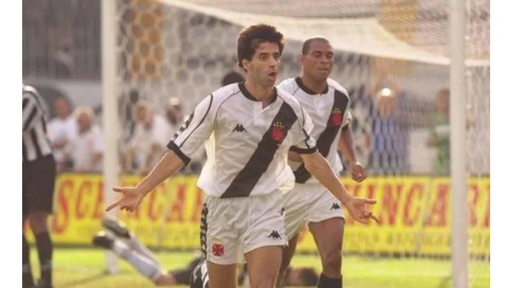Vasco troca fornecedora de material esportivo e época vitoriosa foi lembrada