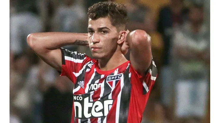 Vitor Bueno não perdoa jogadores do São Paulo
