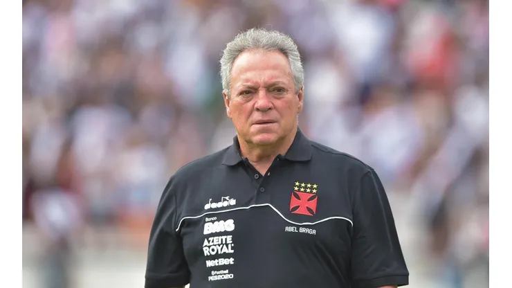 Abel ganha reforço no setor defensivo e jogador mira sequência