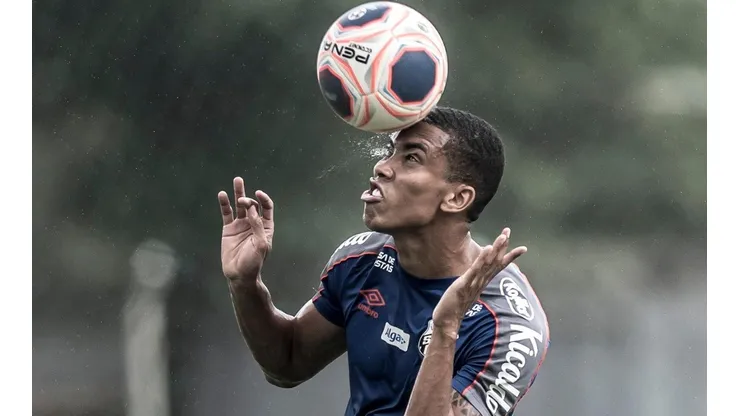 Jesualdo indica alterações na zaga diante do Ferroviária; Madson é dúvida