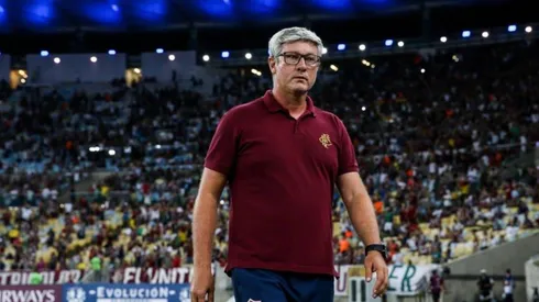 Odair Hellmann busca dupla de zaga e volância para a temporada