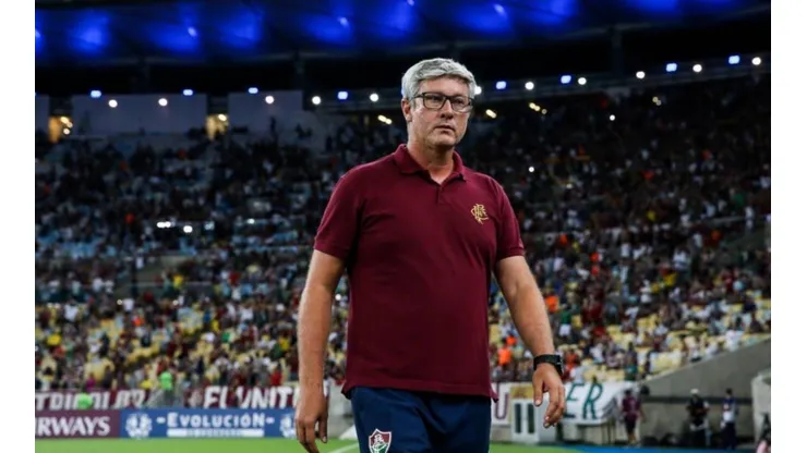 Odair Hellmann busca dupla de zaga e volância para a temporada