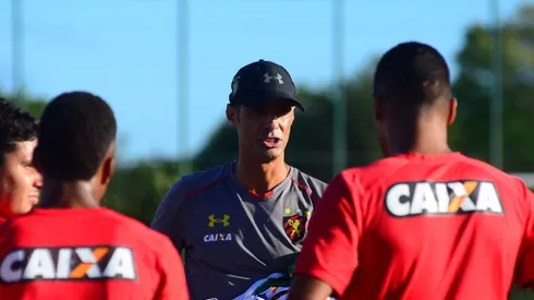 Interino, César Lucena avalia equipe e minimiza derrota do Sport