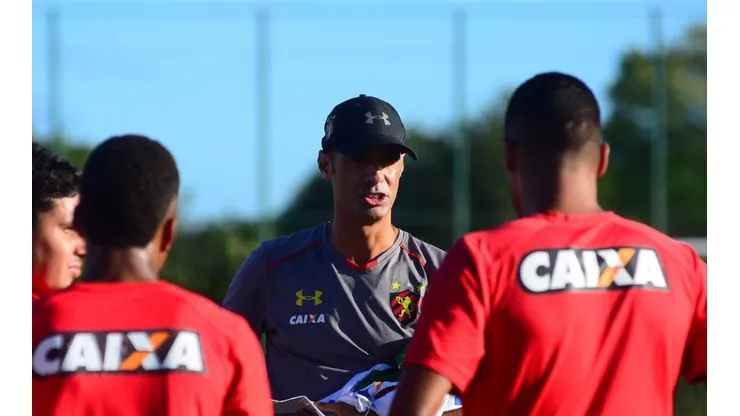 Interino, César Lucena avalia equipe e minimiza derrota do Sport