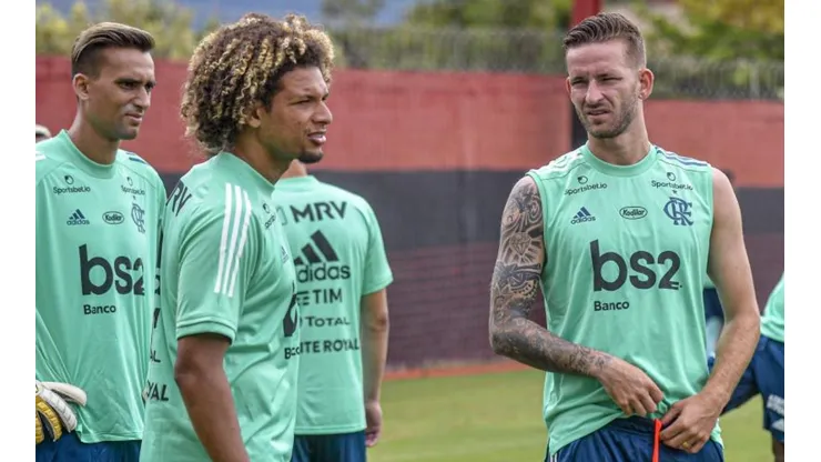 Reforços podem estrear nesta segunda (03) frente ao Resende; Léo Pereira elogia torcedores