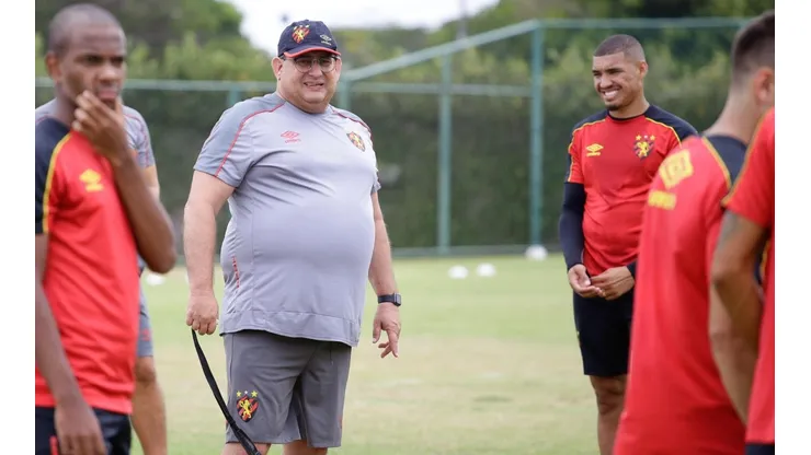 Guto Ferreira fala sobre os goleiros do Sport