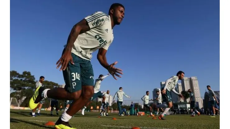 Fluminense conhece desfecho de negociações por Emerson Santos e Wellington Silva