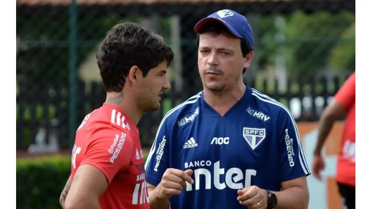 Fernando Diniz vem a público e define o futuro de Pato