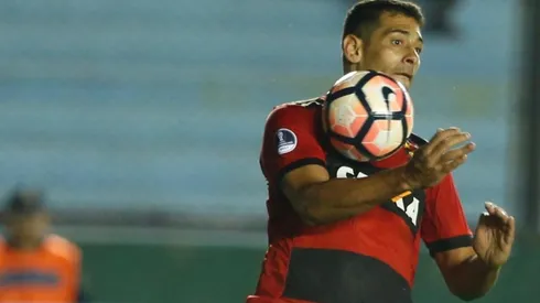 Torcida do Sport faz abaixo-assinado por volta de Diego Souza