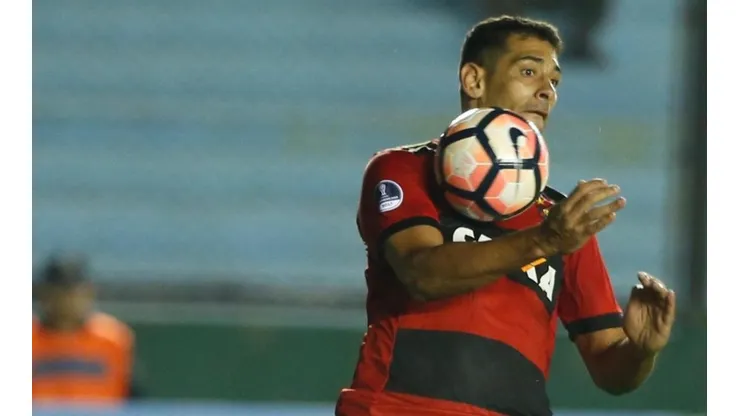 Torcida do Sport faz abaixo-assinado por volta de Diego Souza
