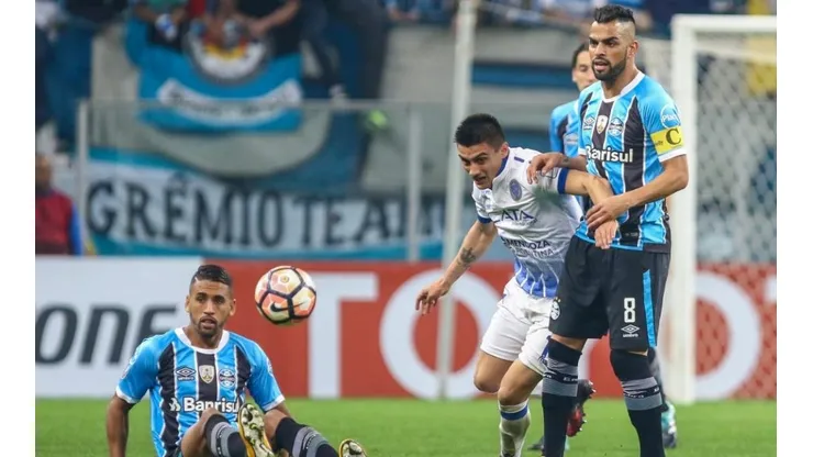 Fortaleza fecha com volante do Grêmio