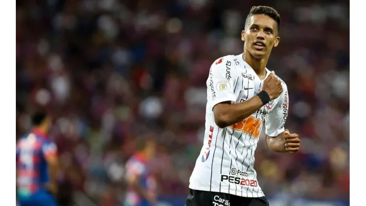 Pedrinho e Gabriel perto de renovação com o Corinthians