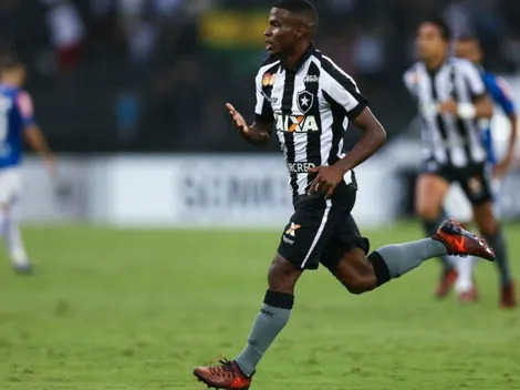 Clube do Japão faz proposta por Ezequiel e Botafogo bate o martelo