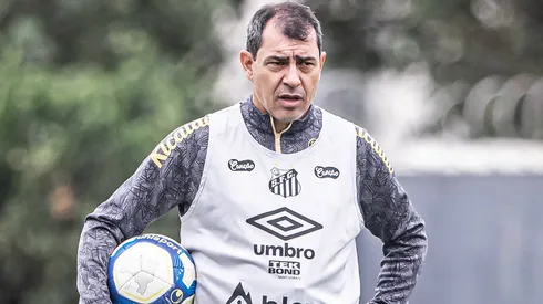 Carille vetou possibilidade de negociação de Aderlan, titular da LD do Peixe - Foto: Raul Baretta/Santos FC
