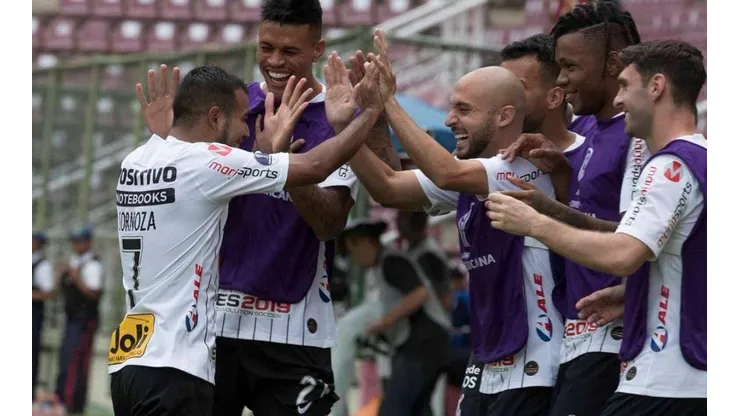 Disputado no mercado, meia do Corinthians entra na mira da LDU